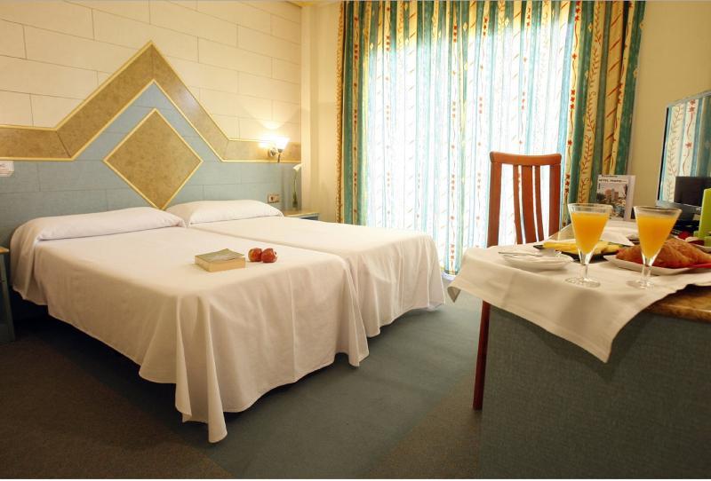 קאלה דה פינסטראט Hotel Tropic מראה חיצוני תמונה
